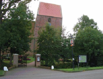 Suurhusen – Der Turm, der nicht gerade stehen wollte Bild 1